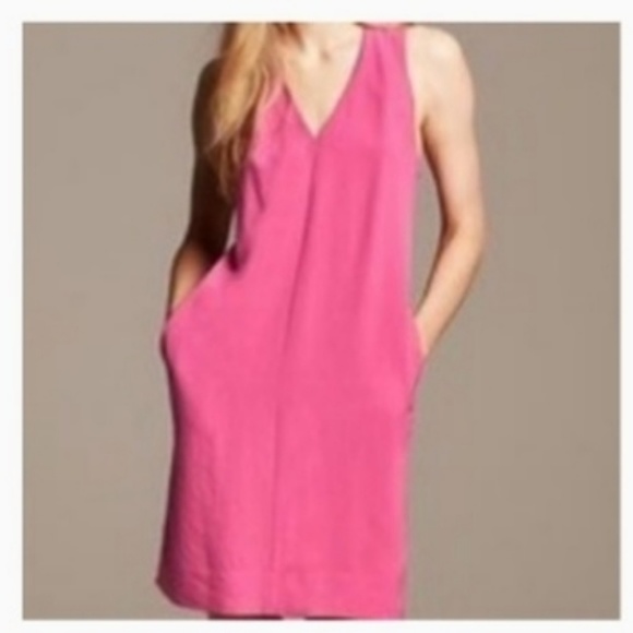Banana Republic Dresses & Skirts - NWOT Banana Republic hot pink V- neck dress